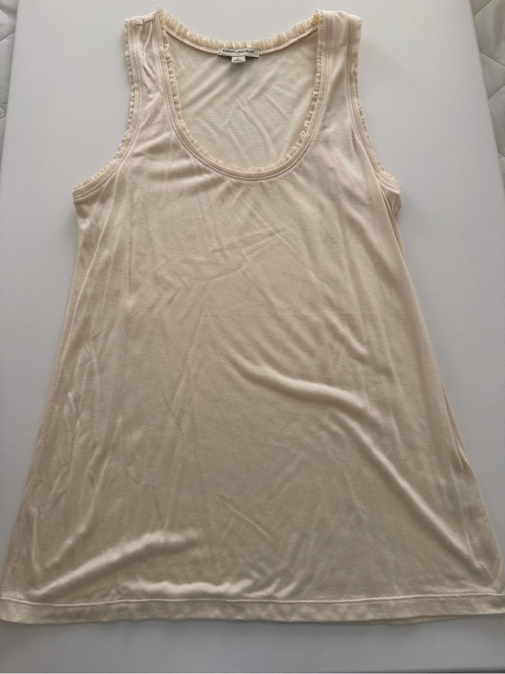 Banana Republic Cream Scoop Neck Tank